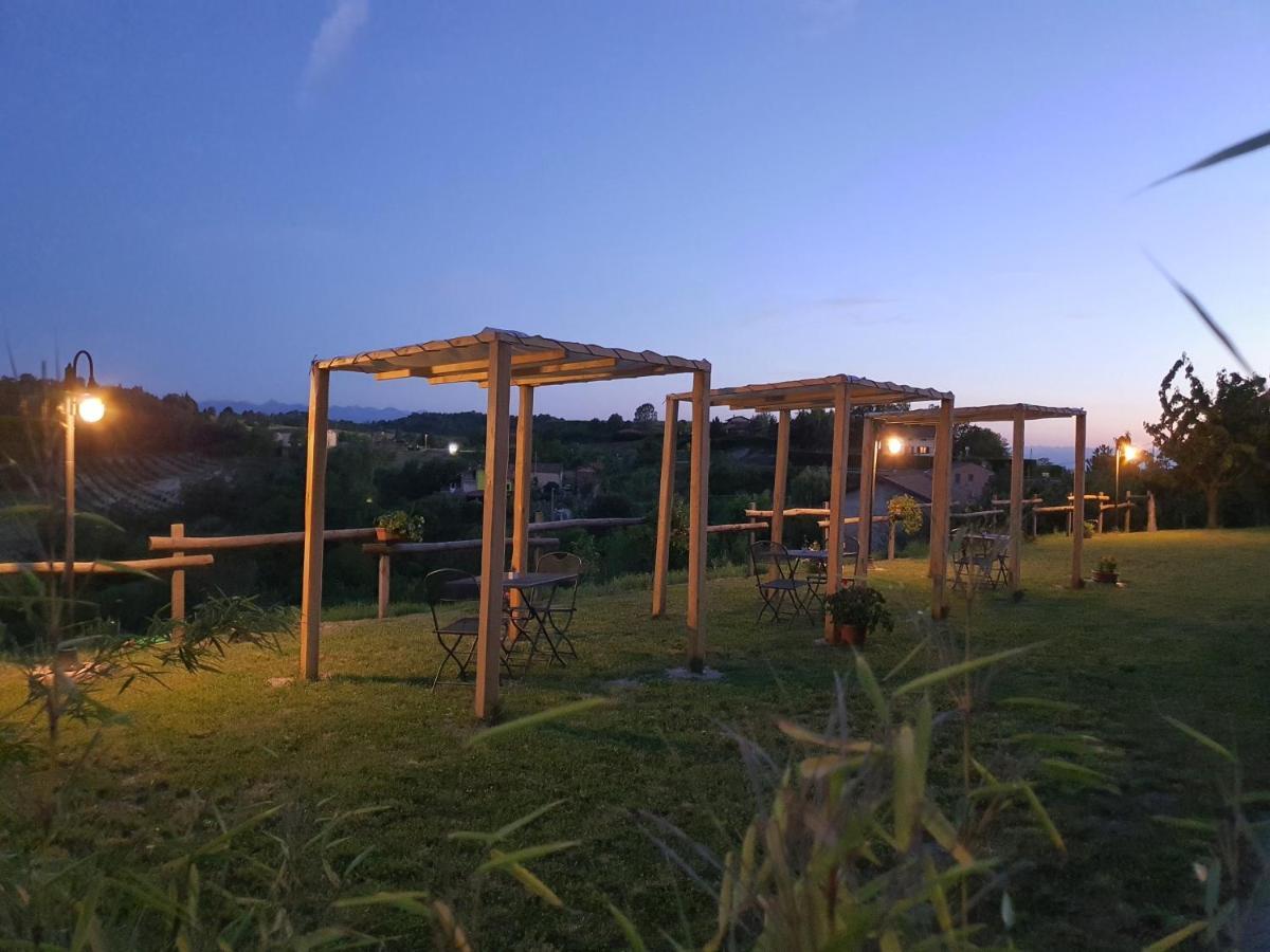 Cascina Brichat Alta Langa Serravalle delle Langhe Eksteriør bilde